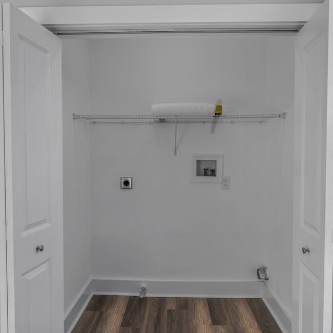Building Photo - Four Bedroom Ranch in Elizabeth Park!