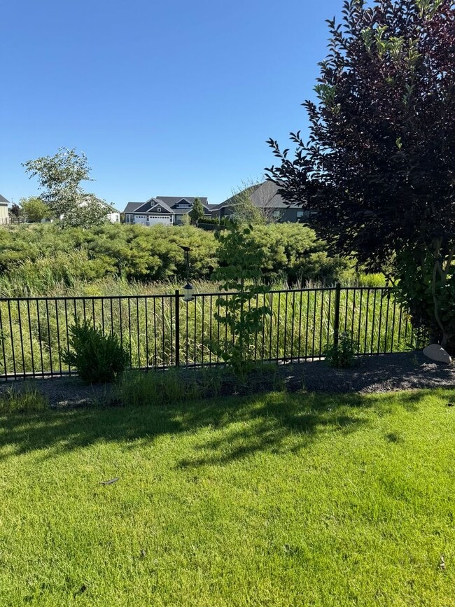 Building Photo - Welcome to this stunning 5-bedroom, 3.5-ba...