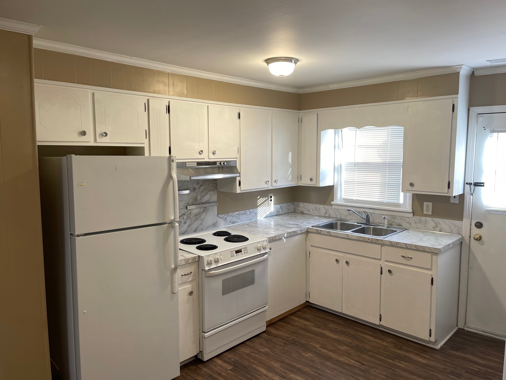 Kitchen - 155 Brown Acres Rd