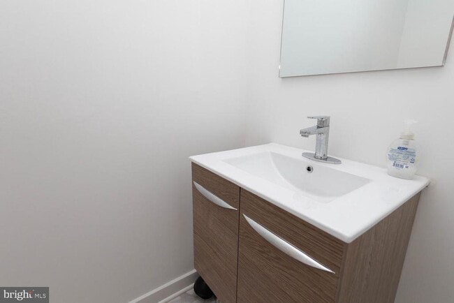 Building Photo - 2213 N Philip St