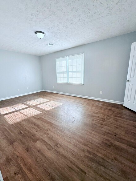 Building Photo - 280 Timber Creek Ln SW