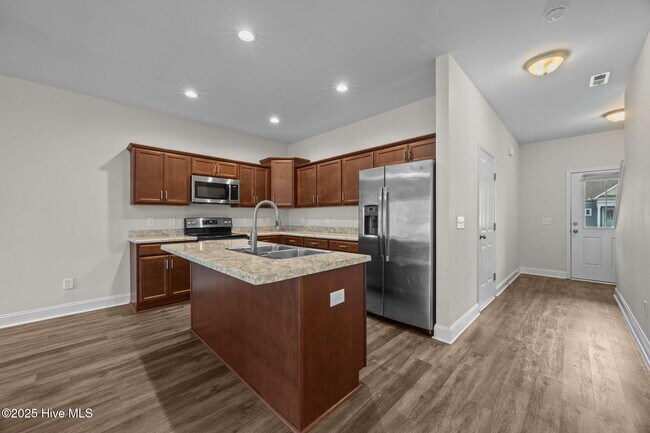 Building Photo - 211 N Stingray Ln