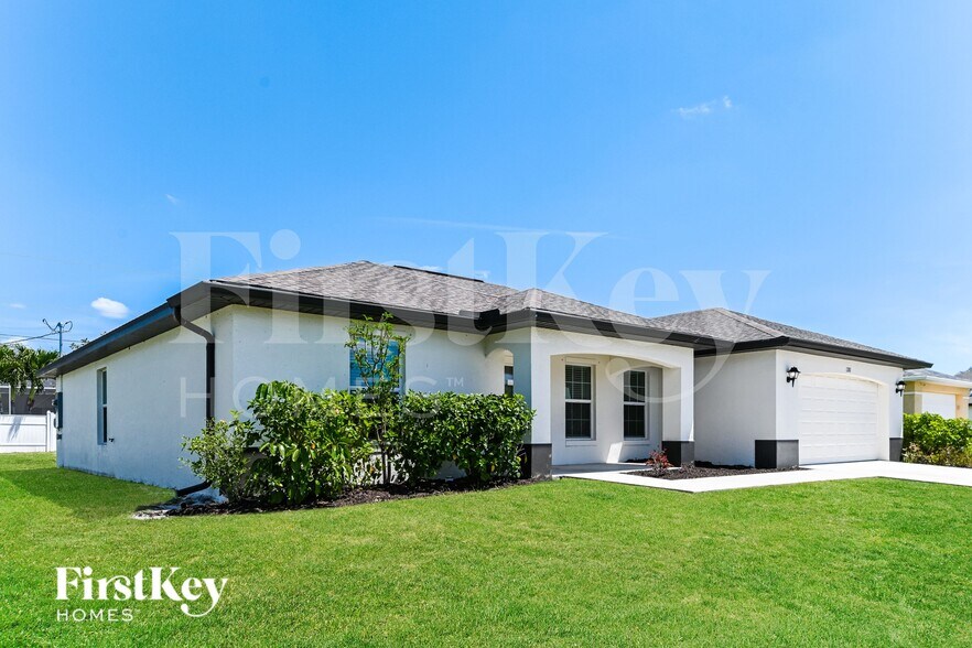 Building Photo - 1201 SW 30th St