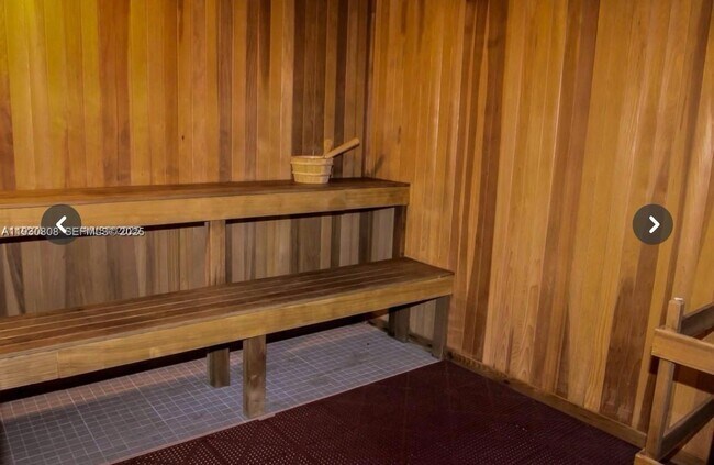 Building Photo - 900 Biscayne Blvd