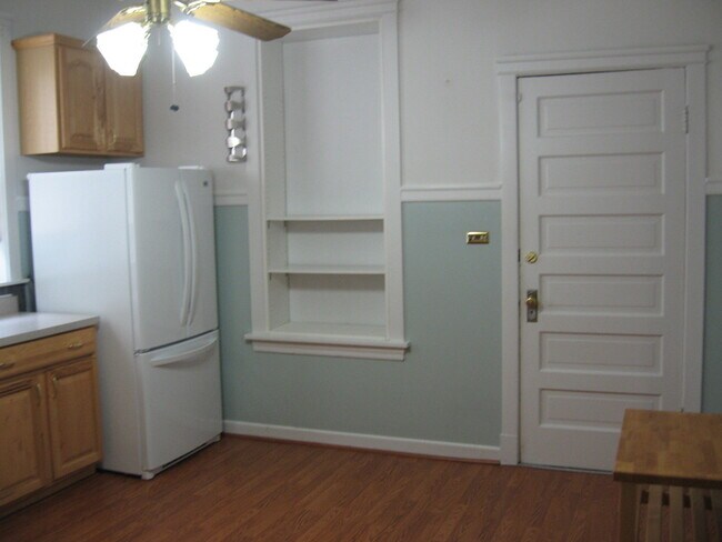 Building Photo - 3916 N Kildare Ave