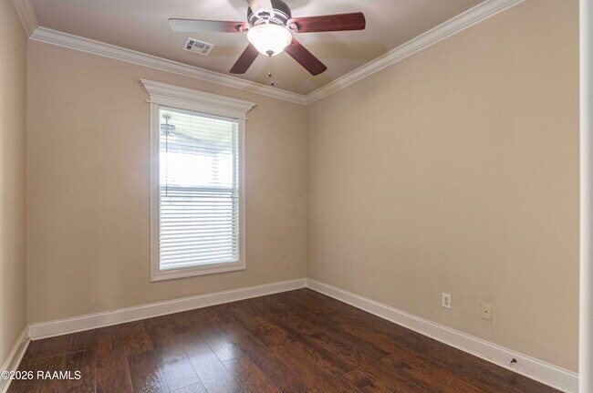 Building Photo - 308 Forest Creek Dr