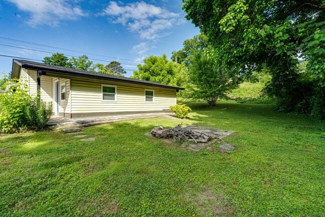 Building Photo - Charming Jasper Rental – 3 Bed, 2 Bath, $1,550/Month