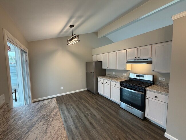 Building Photo - 109 Hickory Dr