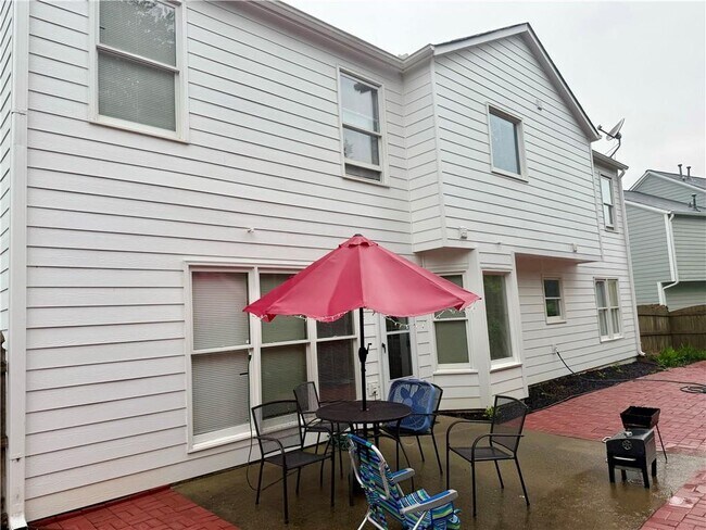 Building Photo - 2102 Chatou Pl
