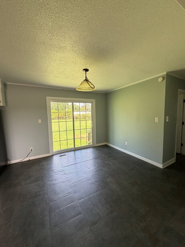 Building Photo - CUTE 3 BR, 1 BA BRICK HOME IN CONVENIENT MT OLIVE LOCATION