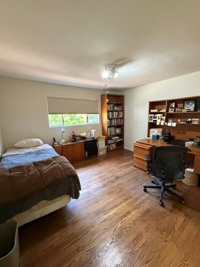 Building Photo - Emerald Hills Retreat, 4BR/3BA + Private ADU on Expansive Grounds