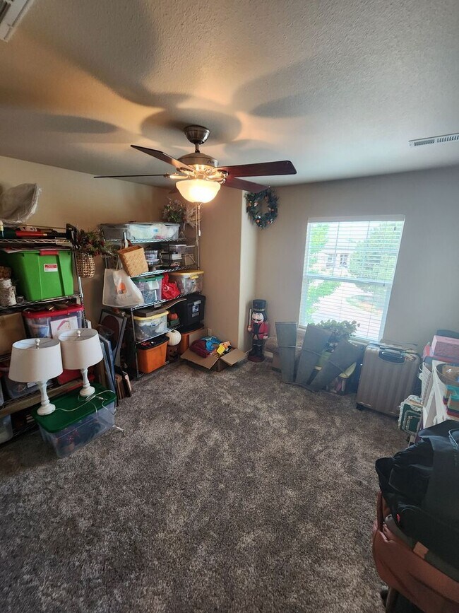 Building Photo - Beautiful Home in Pine Creek