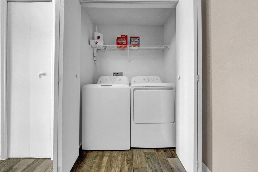 Building Photo - 7607 Southern Brook Bend