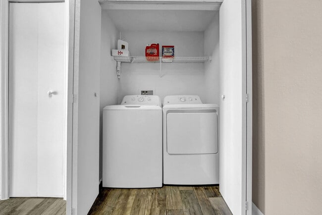 Building Photo - 7607 Southern Brook Bend