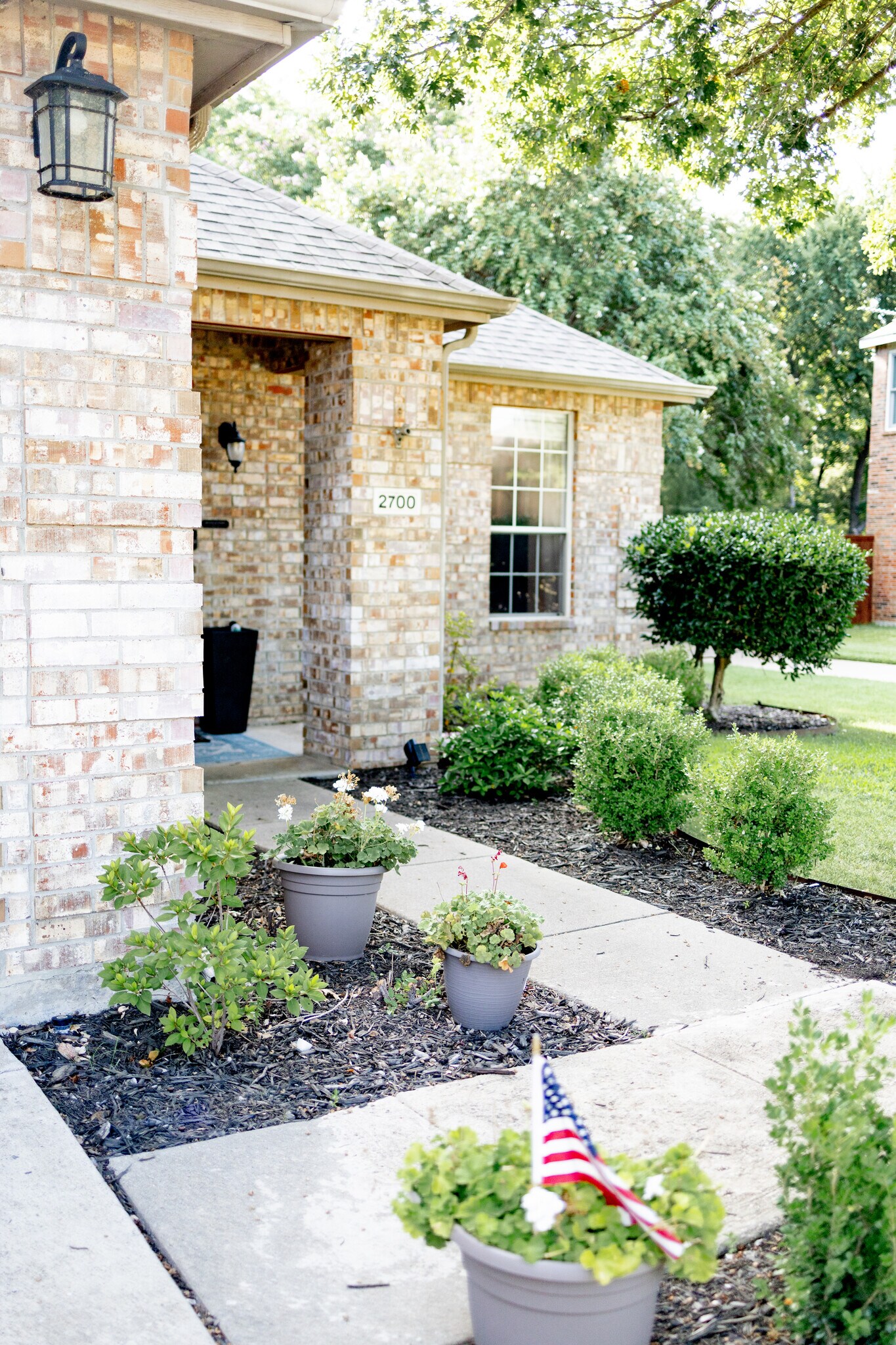 Building Photo - 2700 Cypress Point Dr