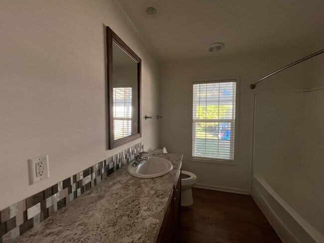 Building Photo - 171 Eland Dr