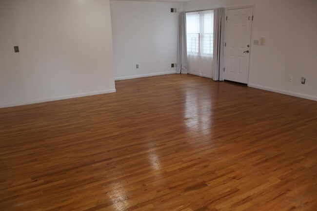Building Photo - 1157 67th St