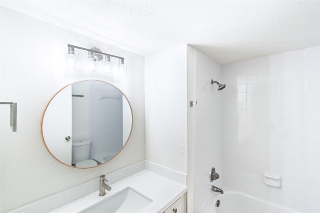 Building Photo - 14555 Wunderlich Dr