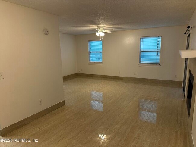 Building Photo - 11695 Tanager Dr