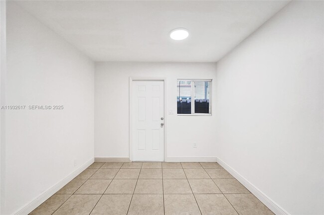 Building Photo - 30 SW 8th St