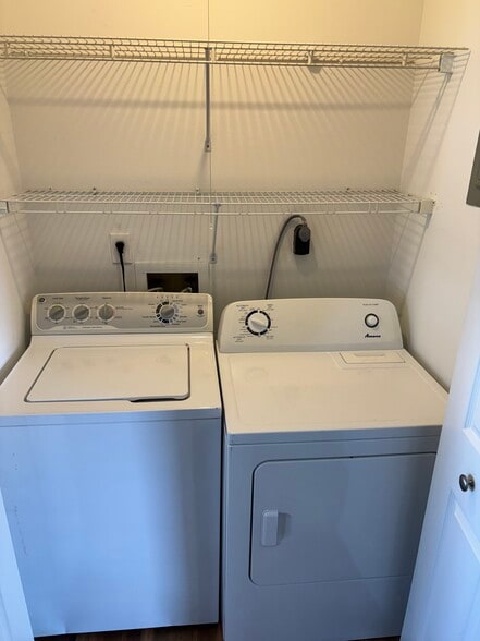 Building Photo - 536 Orchard Ln