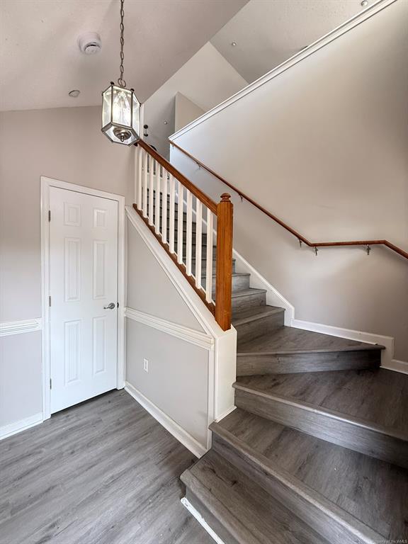 Building Photo - 1710 Duntrune Glen