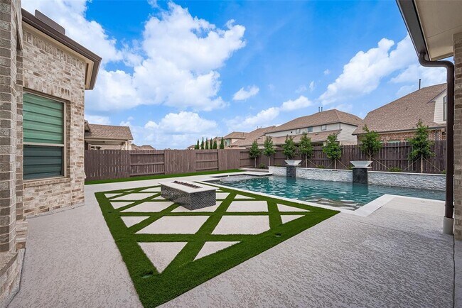 Building Photo - 12115 Ballshire Pines Dr