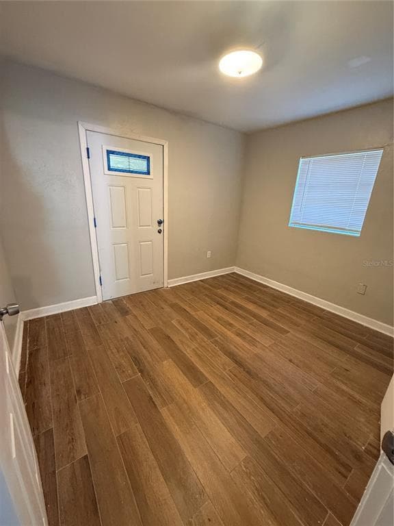 Building Photo - 1418 Queensway Rd