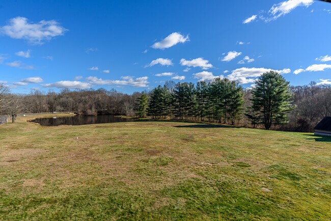 Building Photo - 84 Stillmeadow Cir