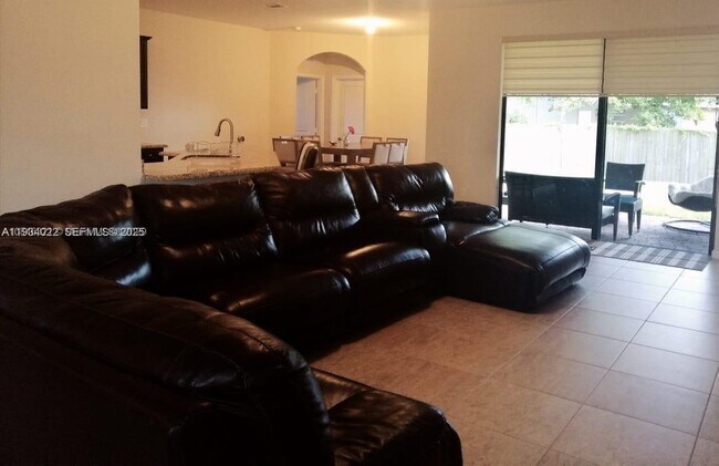 Building Photo - 12782 SW 184th Ter