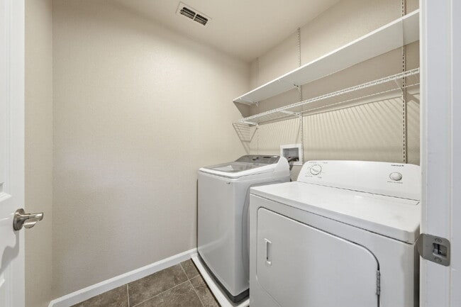 Building Photo - 669 Mission De Oro Dr