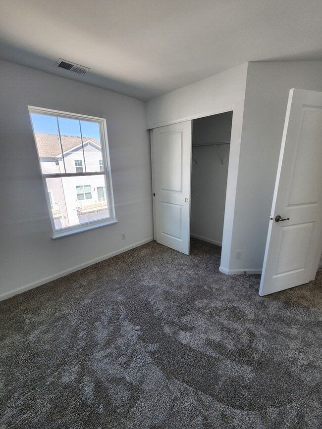 Building Photo - 1033 Atterberg Rd