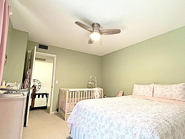 Building Photo - 212 2nd Ln