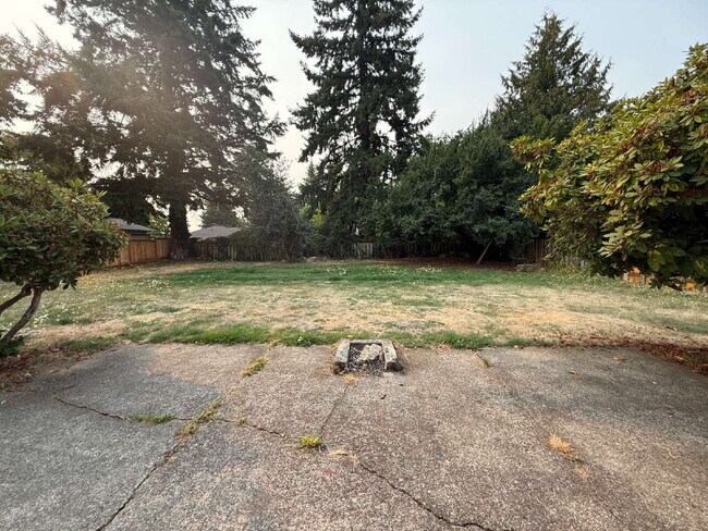 Building Photo - Single Family Home Available for Rent!