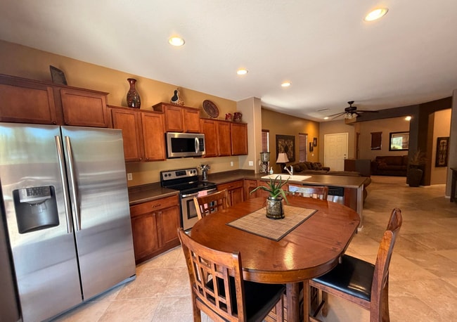 Building Photo - 2 Bed 2 Bath Seasonal Rental in Anthem at Merrill Ranch!
