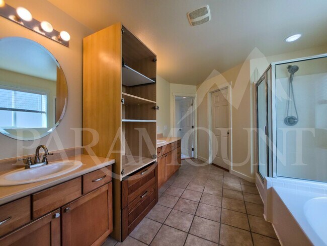 Building Photo - 2163 SW Warbler Way