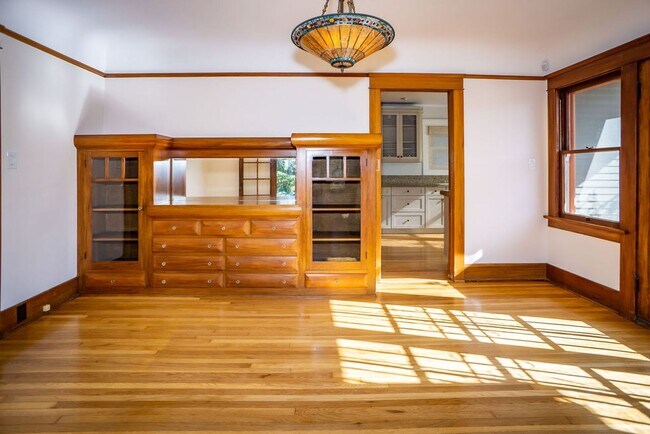 Building Photo - Beautifully restored historic home