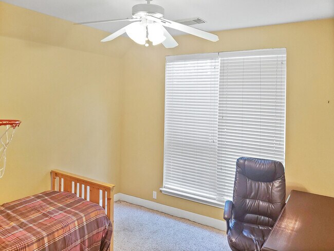 Building Photo - 8109 Endeavor Cir