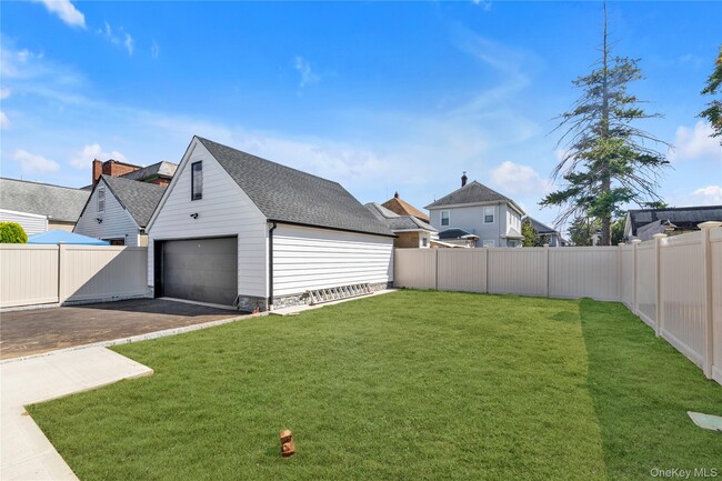 Building Photo - 157 Lincoln Ave