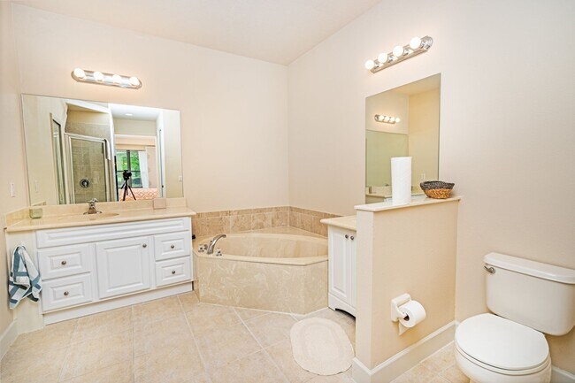 Building Photo - Furnished Townhouse in Plantation Bay