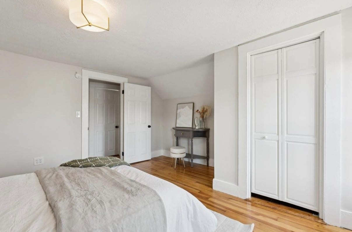 Building Photo - 24 Hill St