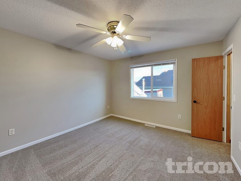 Building Photo - 1500 Powell St N