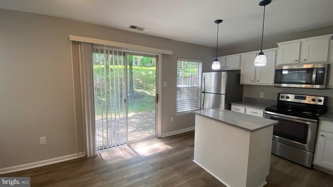 Building Photo - 4830 Dorsey Hall Dr