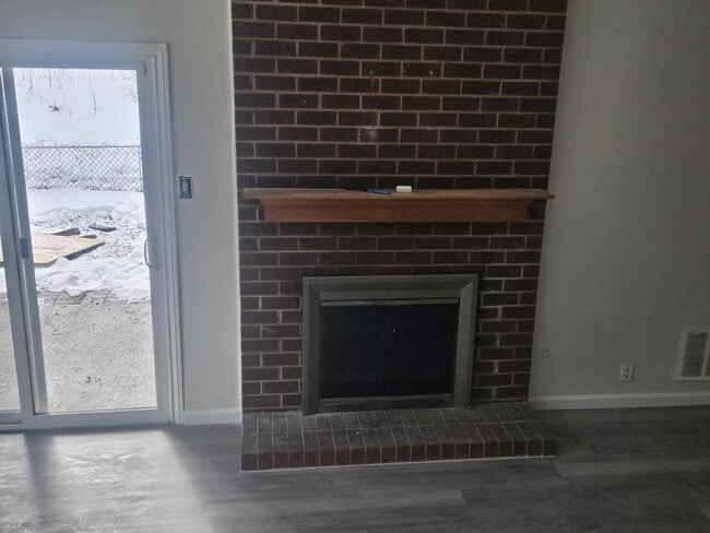 Building Photo - 1719 Julie Ct