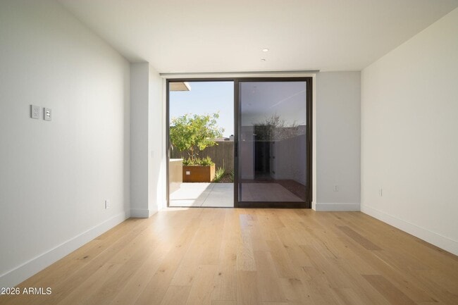 Building Photo - 4849 N Camelback Rdg Dr