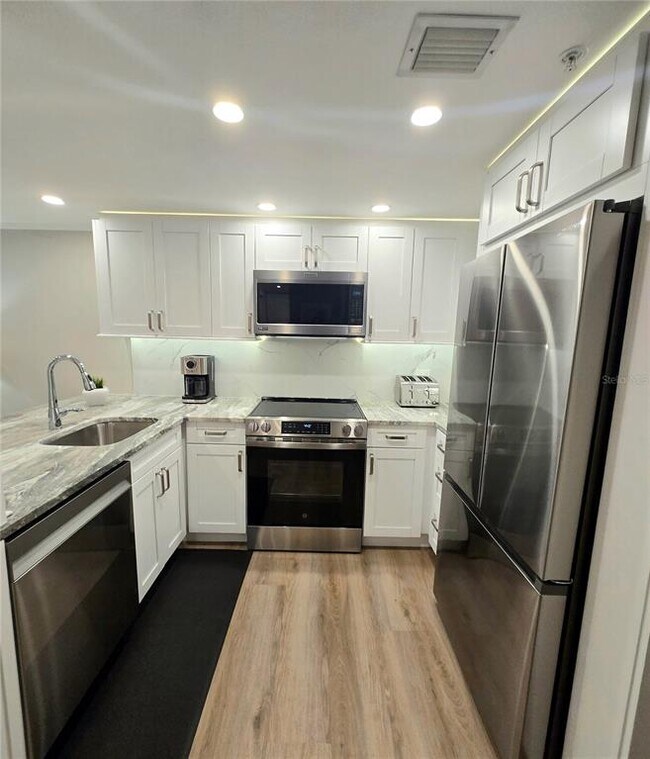 Building Photo - 36750 US Hwy 19 N