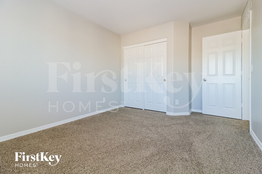 Building Photo - 21797 W Sonora St