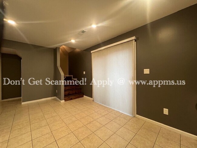 Building Photo - Location!!!!