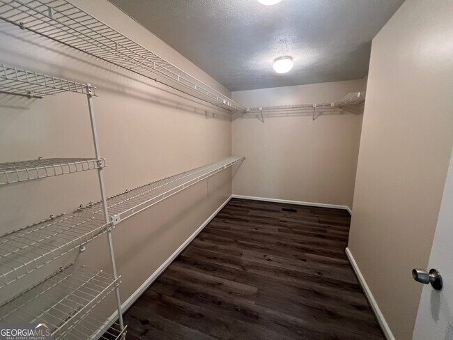 Building Photo - 222 Lacey Ln