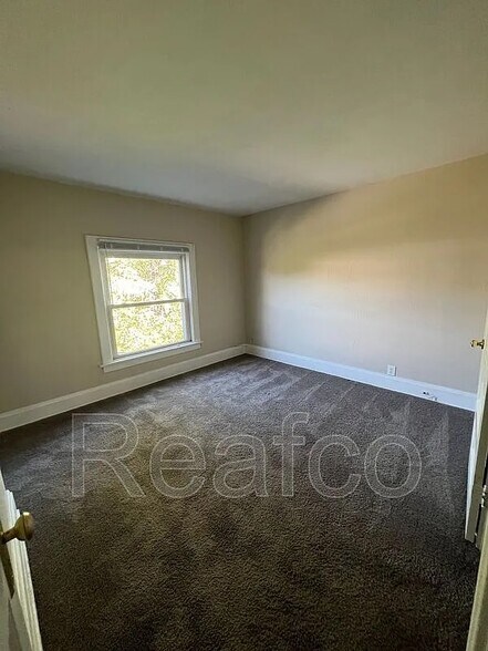 Building Photo - 1450 Hamlet St